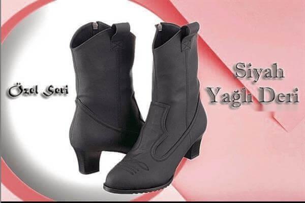 NR1417 siyah Western çizmenin eski tanıtım karesinde yer alan Siyah Yağlı Deri yazısı ve ürün çiftinin görünümü aynı karede